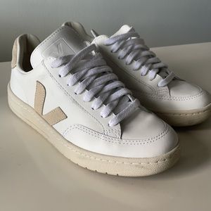Veja V-12 court sneakers